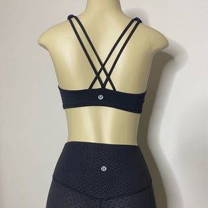 Lululemon Simple black sports bra
